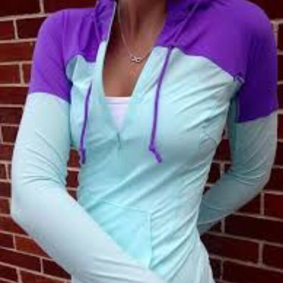 Lululemon Runbeam Hoodie Aquamarine / Power Purple - Picture 3 of 12